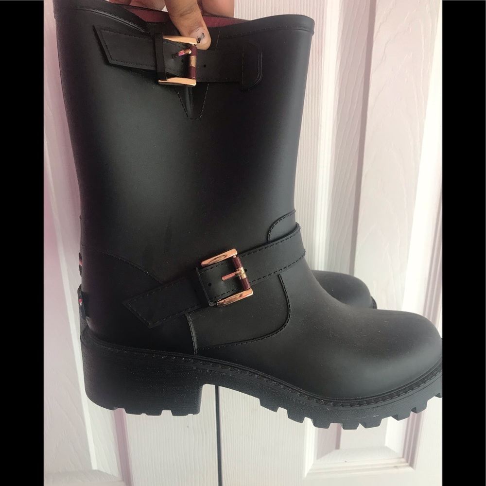 Tommy Black boots